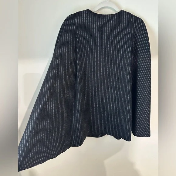 Alice & Olivia Elegant Black Striped Cape Coat with leather trim. Size small - Picture 9 of 9